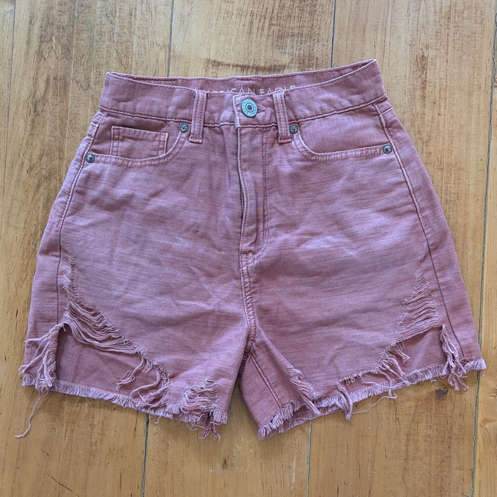 American Eagle Outfitters mauve Distressed high rise mom Shorts women’s 00